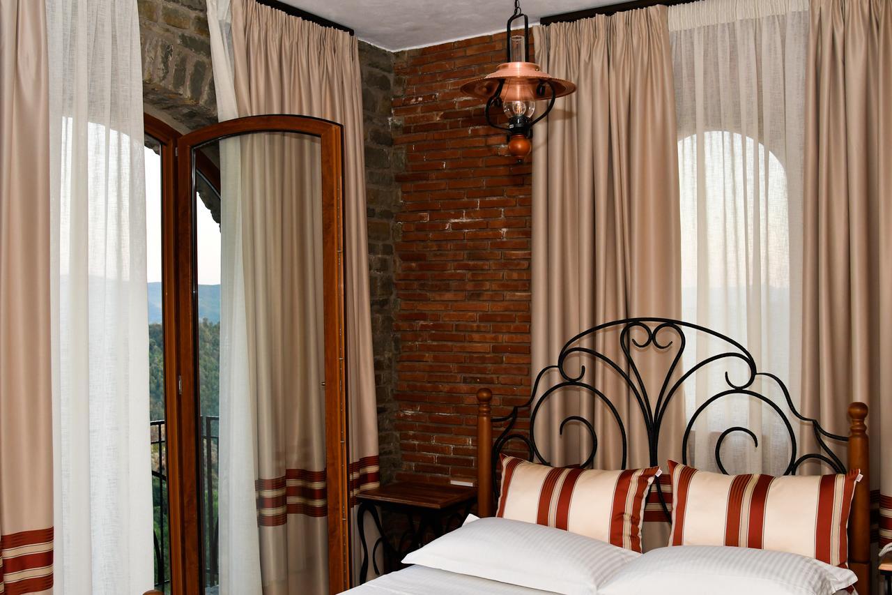 Restaurant Emblema 3* Petrele