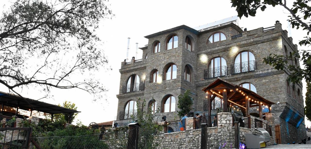 Hotel Restaurant Emblema Petrele